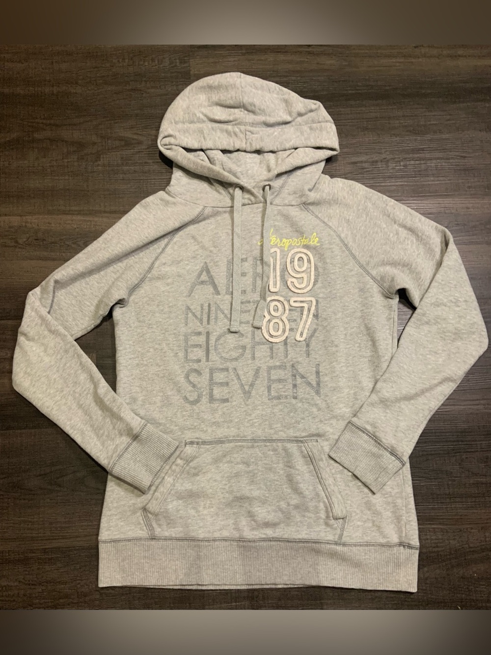 Aeropostale Light Gray Crewneck Hoodie with 1987 Graphic